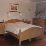 Vaste chambre meubleé au calme dans une maison de caractere