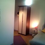 CHAMBRE Mauve , cuisine, SDE, parking 10km sud ouest de LYON