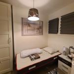 Belle chambre  confortable avec télé