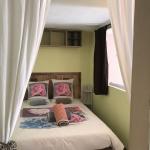 Studio : acces possible à la piscine chauffée et couverte, spa, sauna