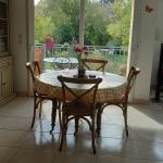 Je propose une chambre a la location avec bureau sous les combles