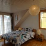 Chambre av. balcon dans villa/près EHL