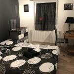 Jolie chambre calme petit déjeuner compris proche du centre ville