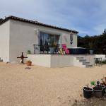 Chambre avec grand lit