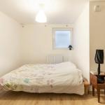 Proche Luxembourg, entrée indépendante dans pavillon, Netflix