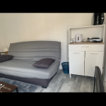 Studio indépendant dans maison