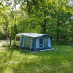 Caravane dans Jardin Spacieux