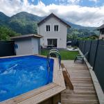 Maison avec jardin et piscine