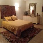 Grande chambre avec salle de bain et wc privatifs