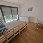 Chambre spacieuse au calme chez l'habitant