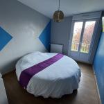 Chambre avec lit rond insolite, proche gare TGV