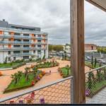 Grande chambre meublée