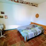 Chambre chez l'habitant à louer dans maison au coeur du village.