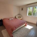 Jolie chambre avec salle de bain privative