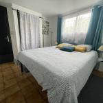 Une chambre (déco surf) à louer dans un appartement à partager