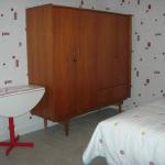 Chambre avec douche coin cuisine wc