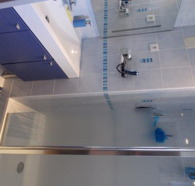 DEUX PIECES COQUETTES DANS MAISON CALME