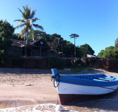 Bungalow bord de plage face Nosy Bé