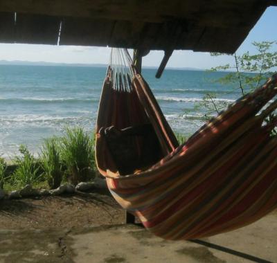 Bungalow bord de plage face Nosy Bé