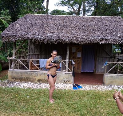 Bungalow bord de plage face Nosy Bé