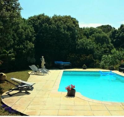Carcasssonne (15 mn) - Gîte de 100M2, piscine sécurisée, Pool house ,