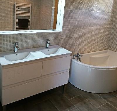 Carcasssonne (15 mn) - Gîte de 100M2, piscine sécurisée, Pool house ,