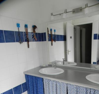 Grande Chambre rénovée climatisée