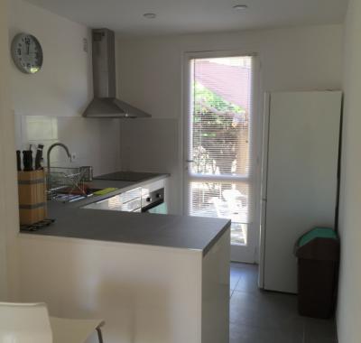 APPARTEMENT ENTIER MEUBLE T 3 NEUF/ Bord de mer/ SEMAINE - AU MOIS