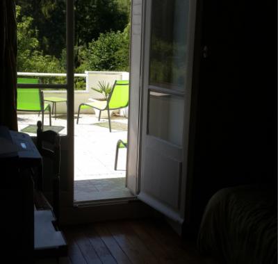 2 chambres à louer dans maison au centre-ville.