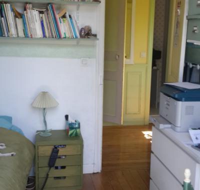 2 chambres à louer dans maison au centre-ville.