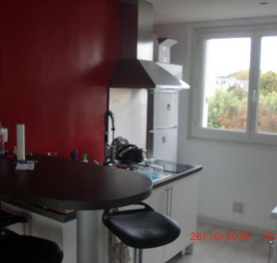 Chambre meublée en colocation