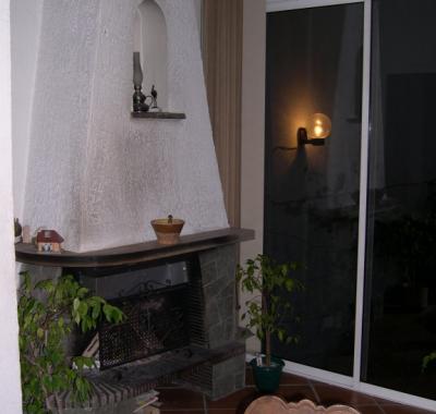 Chambre double meublée avec toilette et douche privée