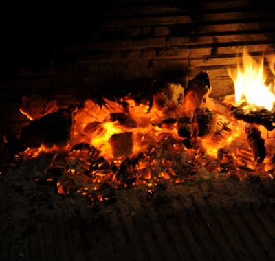 Chambre double meublée avec toilette et douche privée