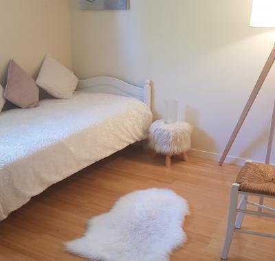 Chambre meublée avec salle de bain privée chez l'habitant LES ULIS