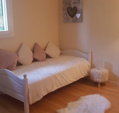 Chambre meublée avec salle de bain privée chez l'habitant LES ULIS