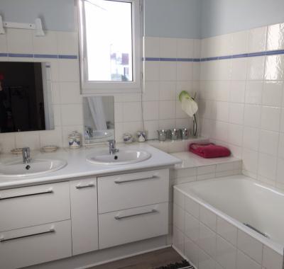 3 CHAMBRES A LOUER DANS MAISON CENTRE VILLE