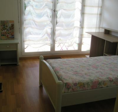 Chambre Étudiante. Stagiaire. Formation pour FEMME