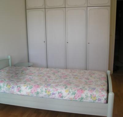 Chambre Étudiante. Stagiaire. Formation pour FEMME