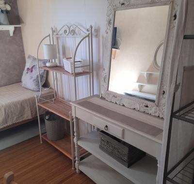 Chambre cabine au bord de la rivière, pour courtes périodes