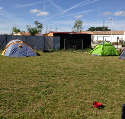 Terrain pour planter vos tentes pendant le Hellfest