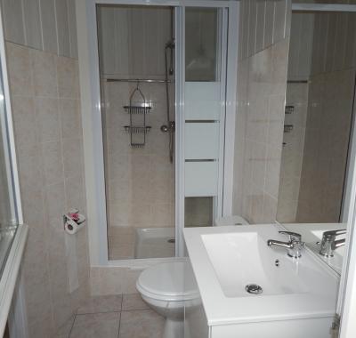 Maison meublée terrasse, parking : Plage, commerces à proximité