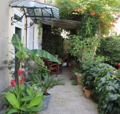 Chambres a louer avec dépendance