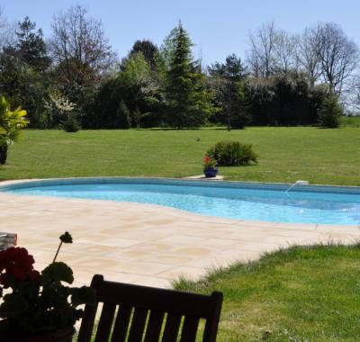 Chambre à louer dans grande maison au calme