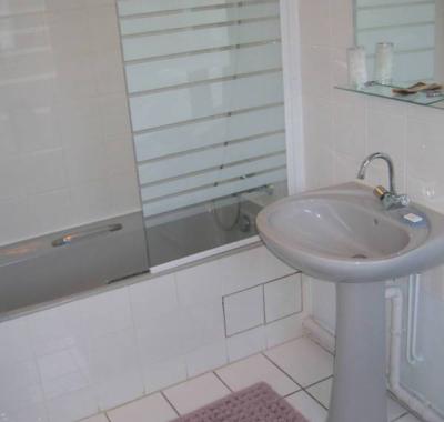 Chambre calme et grand jardin