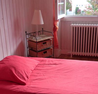 Chambre calme - Maison centre-ville- parking gratuit