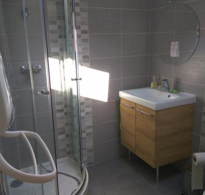 CHAMBRE Mangue, cuisine, SDE, parking 10km sud ouest LYON