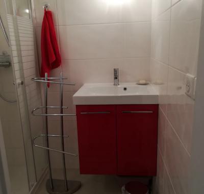 Chambre étudiant (e) à louer indépendante dans pavillon