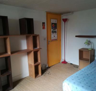 Chambre étudiant (e) à louer indépendante dans pavillon