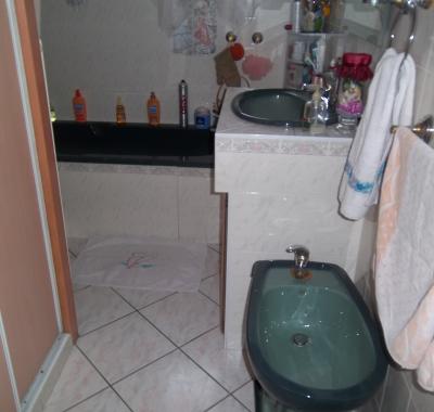 Colocation dans une maison avec piscine et veranda