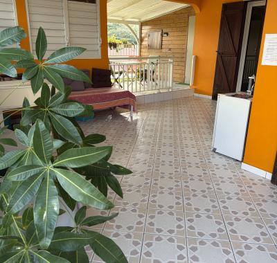 Jolie chambre dans le centre du Gosier